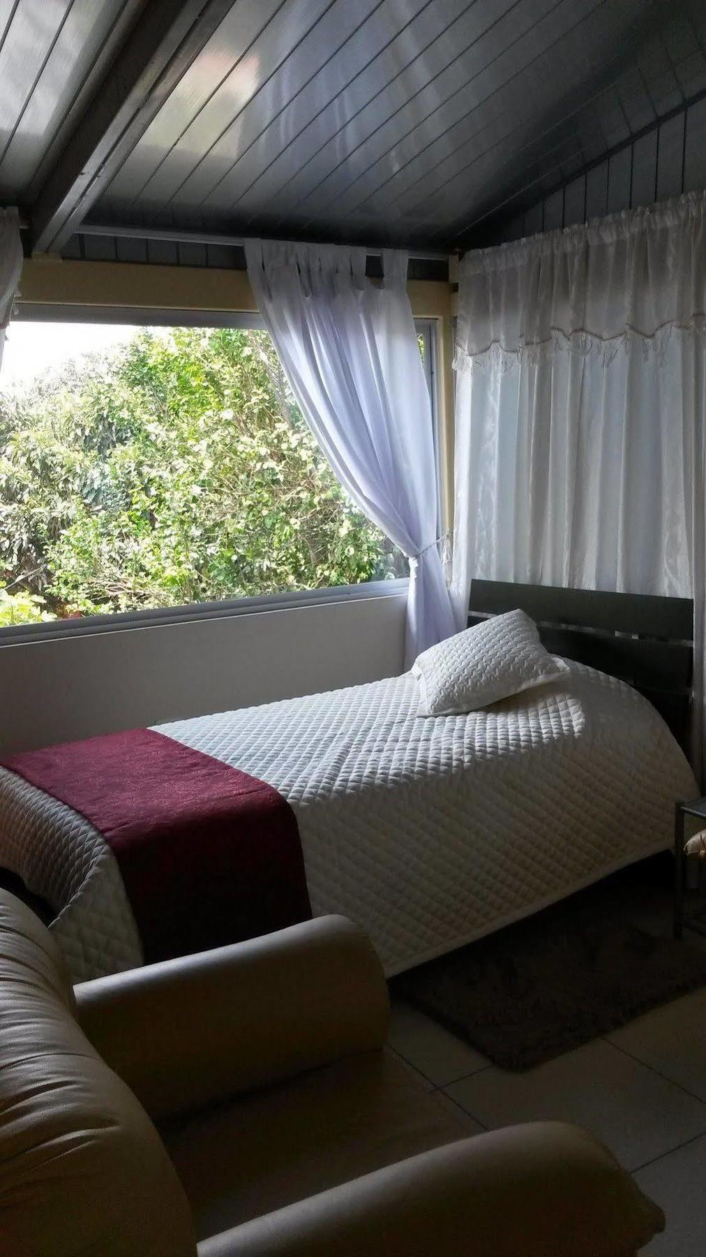 El Parque Hostel Tababela